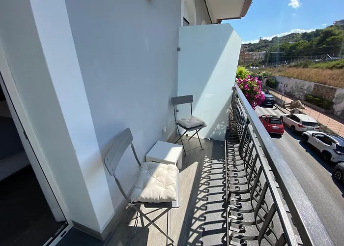Naxos Marina Bay Bed and Breakfast 4*